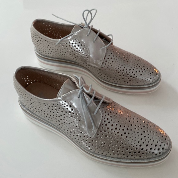 Pertini leather loafers perforated - NWOT - Picture 1 of 4